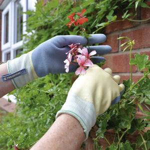 Clip Glove Watertight Ladies Gardening Gloves - Medium Duty | www.justgardening.com