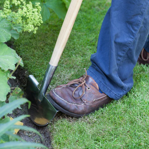 Burgon & Ball -RHS Stainless Half Moon Lawn Edger  | www.justgardening.com