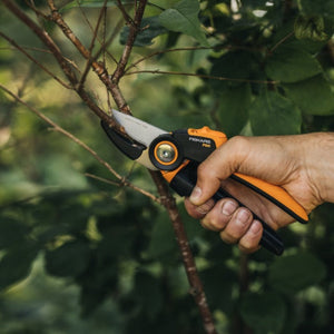 Fiskars X-series ™ Anvil Pruner (P941) | www.justgardening.com