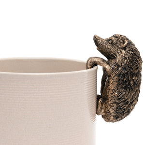 Hedgehog Plant Pot Hanger / Pot Buddy | www,.justgardening.com