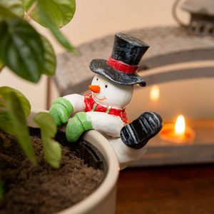 Pot Buddy 'Christmas Snowman' - Plant Pot Hanger | www.justgardening.com