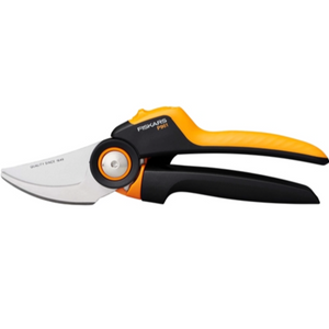 Fiskars X-series Bypass Pruner P961 | www.JustGardening.com